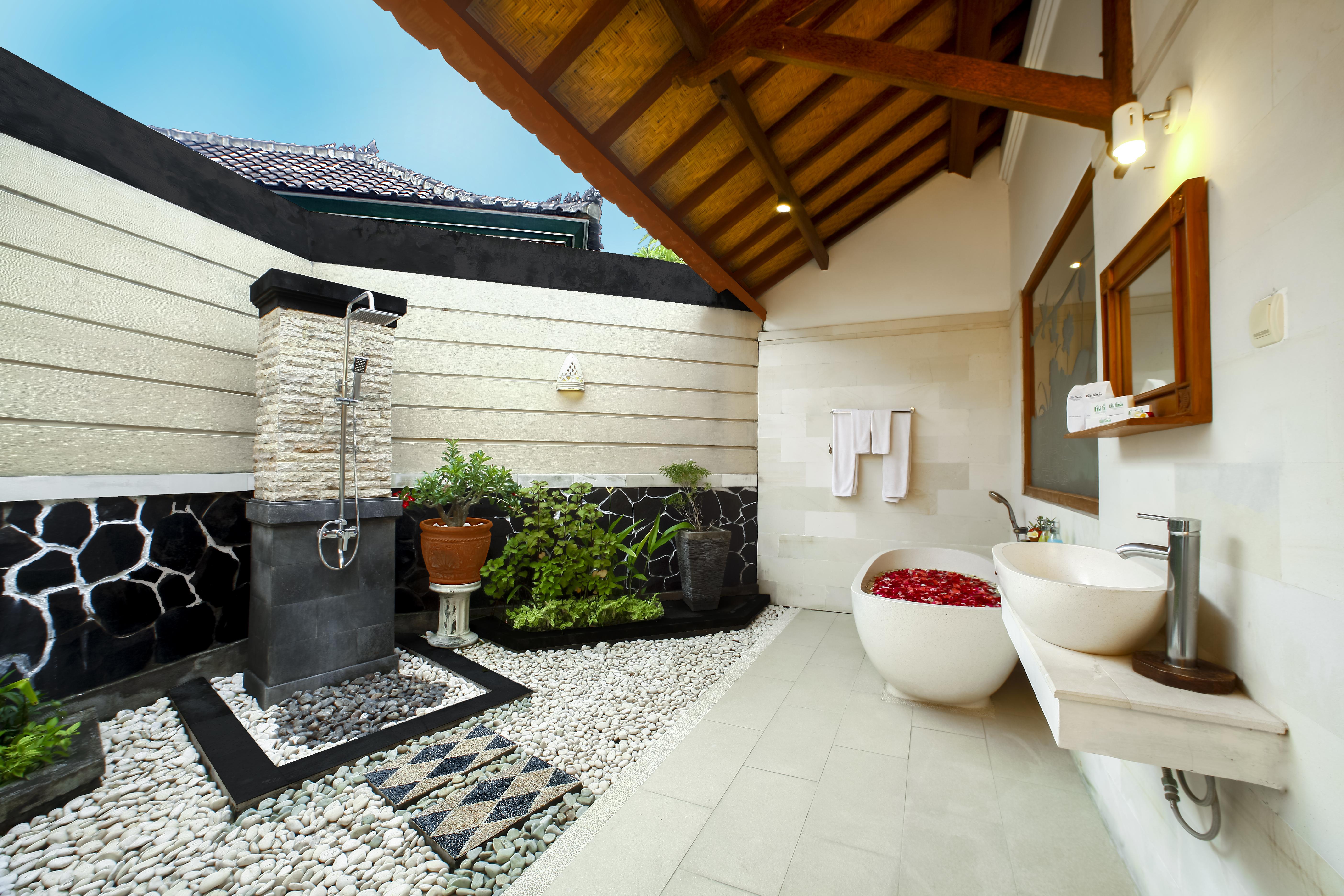 Bali Taman Beach Resort & Spa Lovina Pabean Buleleng Exteriör bild
