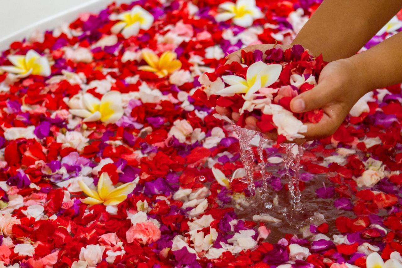 Bali Taman Beach Resort & Spa Lovina Pabean Buleleng Exteriör bild
