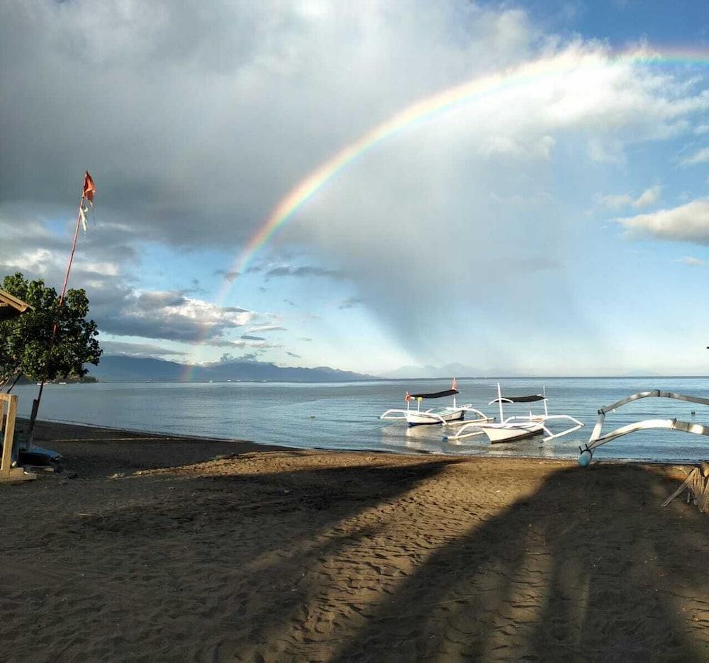 Bali Taman Beach Resort & Spa Lovina Pabean Buleleng Exteriör bild