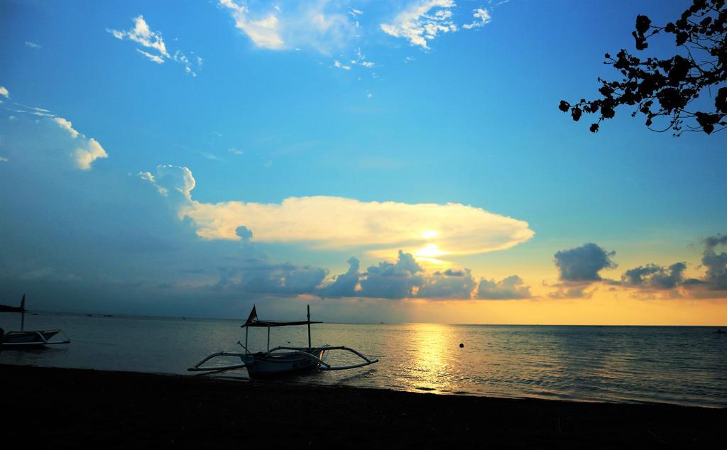 Bali Taman Beach Resort & Spa Lovina Pabean Buleleng Exteriör bild